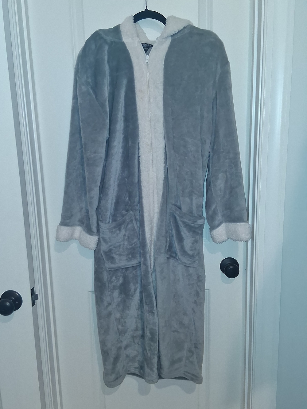 Plush Hooded Long Robe with Cream Sherpa Trim — Light Gray